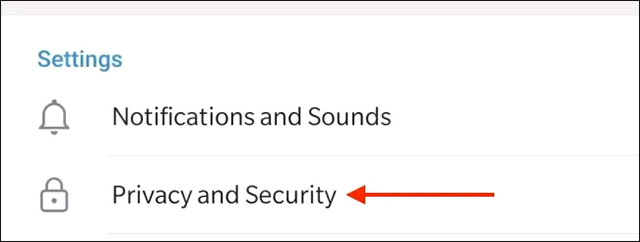 Nhấp vào mục “Privacy & Security”
