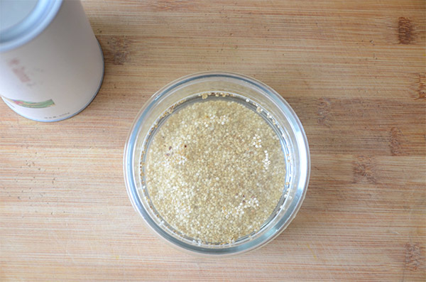 Ngâm hạt quinoa