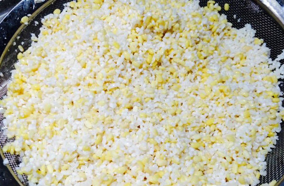 Bạn cho vào xửng để hấp