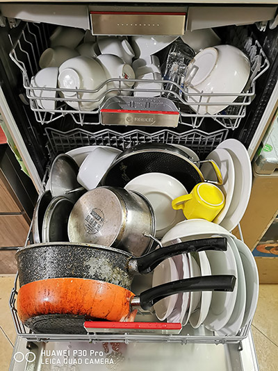 Cách xếp được nhiều bát trong máy rửa bát 2