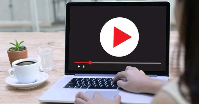 How to insert watermark and watermark on YouTube videos