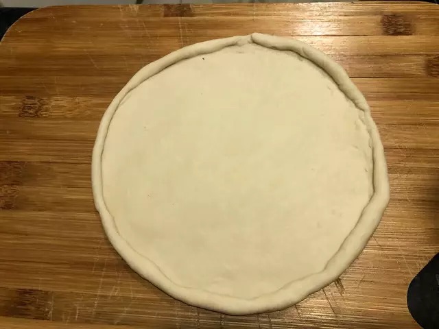 Dàn bột thành hình tròn