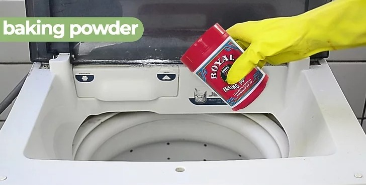 Đổ 220g baking soda vào nước