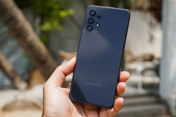 Cụm camera sau của A32