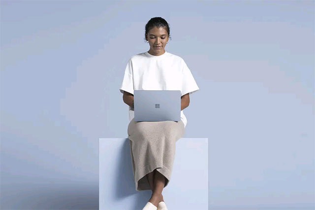 Surface Laptop 4 màu xanh băng giá