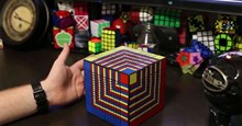 Chinh phục khối Rubik khó nhất thế giới 17x17x17