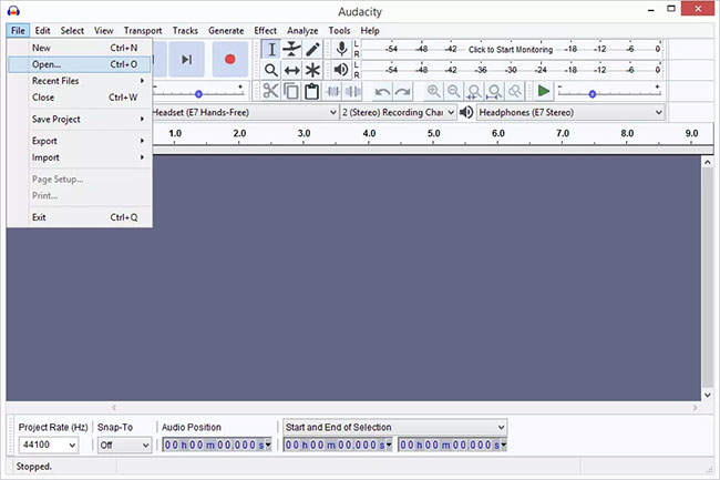 Đi tới File > Open