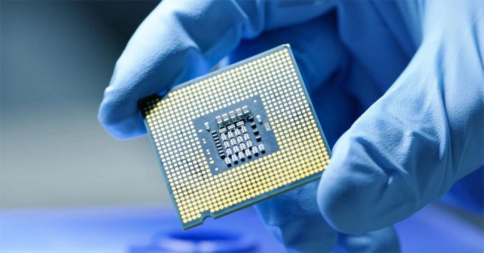 Do đại dịch Covid-19, nhiều nhà máy chip phải đóng cửa khiến tình trạng thiếu hụt trở nên tồi tệ hơn. Ảnh: AppleInsider.