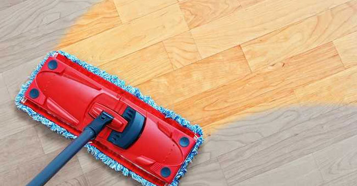 Làm sạch sàn nhà