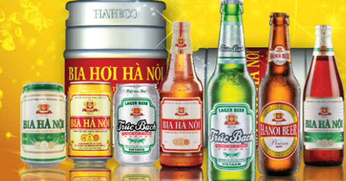 Bia thường được đựng trong chai thủy tinh hoặc lon nhôm 
