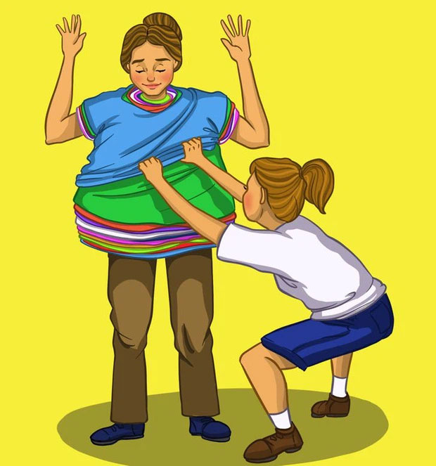 3. Mặc nhiều áo phông nhất trong 1 phút (team 2 người). Kỷ lục đạt được là 35, xác lập vào tháng 1/2021.