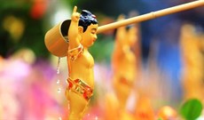 Nguồn gốc, ý nghĩa và cách thực hiện nghi thức tắm Phật trong Đại lễ Phật Đản