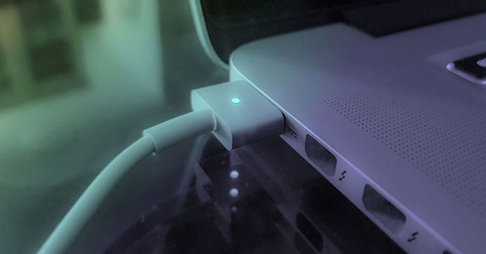 5 ways to charge your laptop when you forget the charger