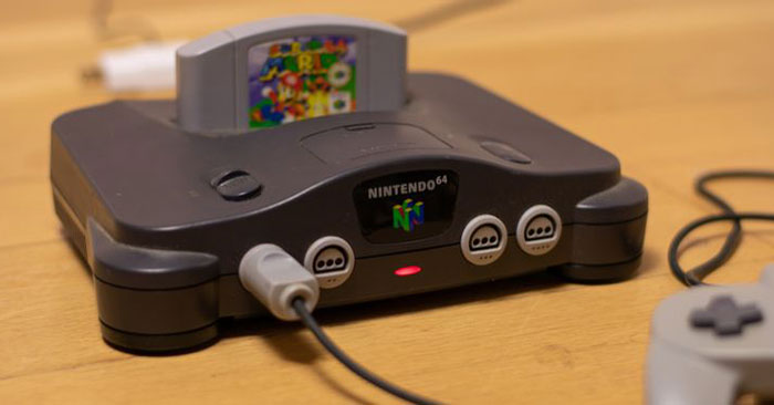 Pros and cons of playing games on emulators