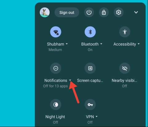 Nhấp vào mũi tên nhỏ hướng xuống bên cạnh nhãn “Notifications”