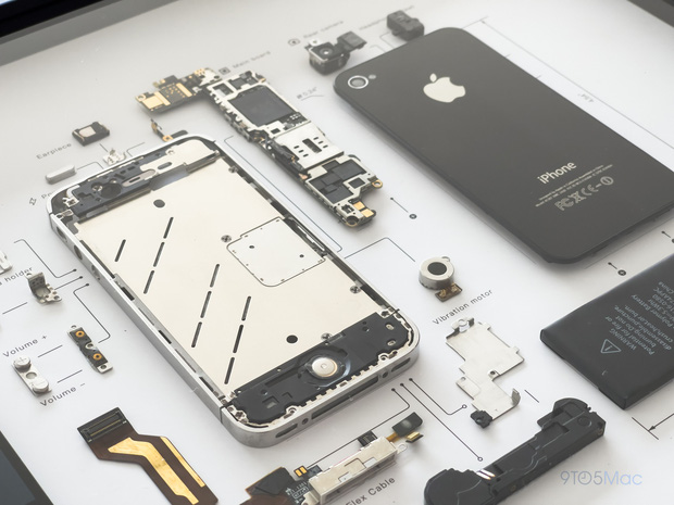 Thiết kế khung nhôm với hai mặt kính siêu ấn tượng của iPhone 4S.