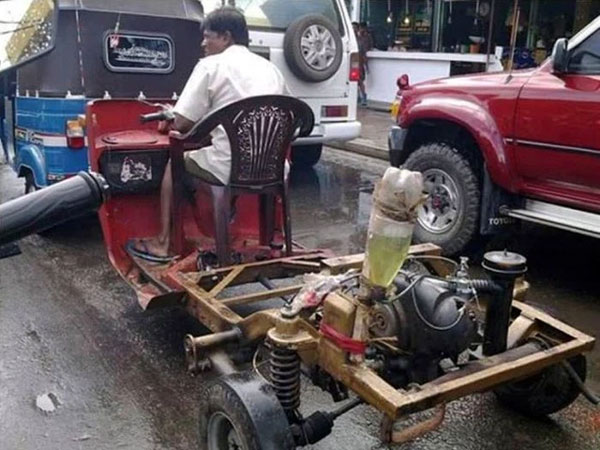 9. Xe vẫn lái được mà, 50 năm nữa vẫn chạy tốt nhé.