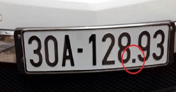 Dấu chấm trên biển số xe