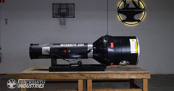 Chiếc đèn pin khổng lồ 