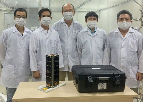 Vệ tinh NanoDragon được gửi đi Nhật Bản. Ảnh: VNSC.