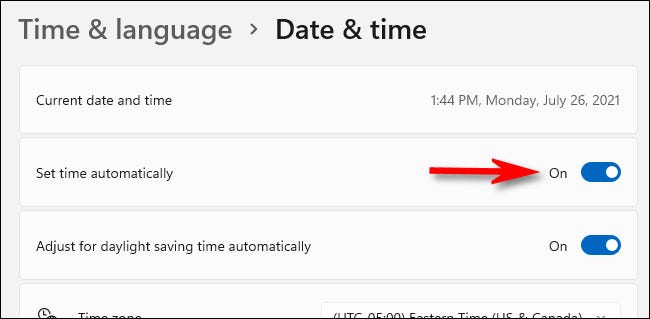 Bật “Set Time Automatically”