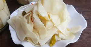 4 cách làm măng chua ngon giòn, để được lâu, không bị đắng
