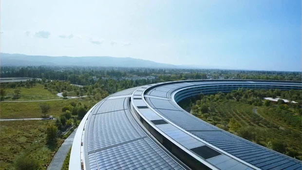 Trong khoảng 9 tháng của năm, toàn bộ tòa nhà trong Apple Park không chạy điều hòa hoặc máy sưởi mà sử dụng năng lượng tái tạo và làm mát bằng gió tự nhiên.