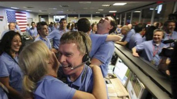 Niềm vui, niềm hạnh phúc vỡ òa tại trụ sở Twitter vào đêm qua. 