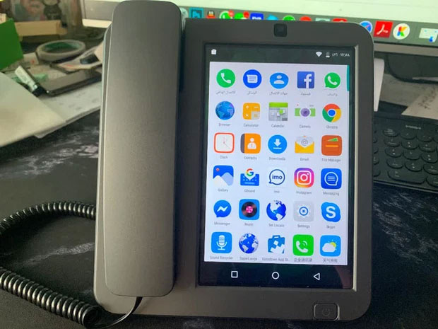 KT8001 chạy Android nên có thể cài đặt các ứng dụng VoIP như WhatsApp, Viber, Facebook Messenger...
