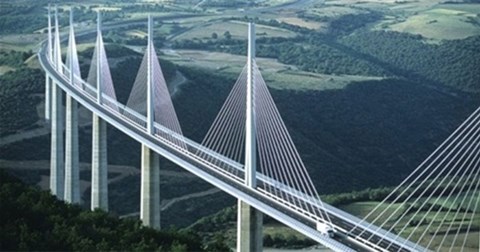 Video: Quá trình lắp ráp cây cầu cạn cao nhất thế giới