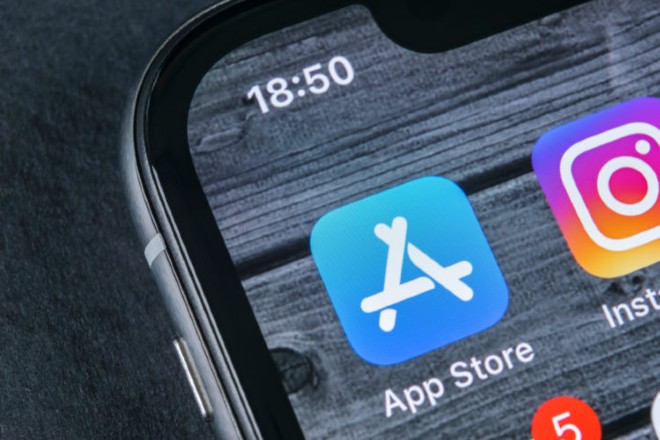 Apple: Nếu cho sideload thì iPhone sẽ biến thành mỏ vàng của tội phạm mạng