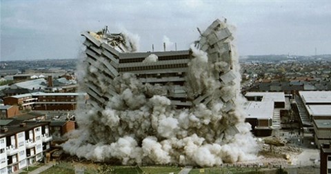 Video: Cách người ta phá huỷ một tòa cao ốc trong chớp mắt