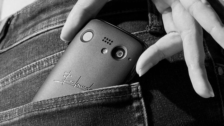 Chiếc smartphone Android này tới từ hãng sản xuất máy nướng bánh mỳ, bạn có muốn mua không?