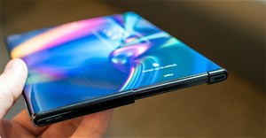 TCL giới thiệu mẫu smartphone với màn hình có thể vừa gấp vừa cuộn cực “xịn”