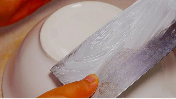 Mài dao bằng kem đánh răng