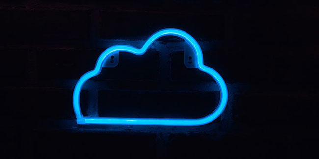 iCloud Drive đồng bộ các file với máy chủ Internet