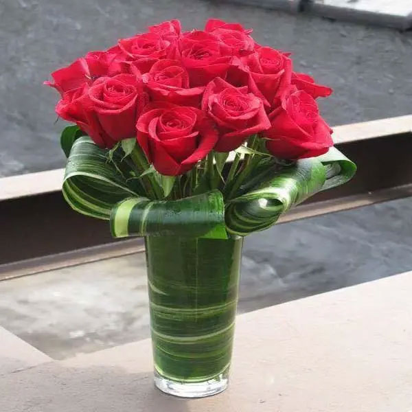 Mẫu cắm hoa hồng trên bàn thờ 2