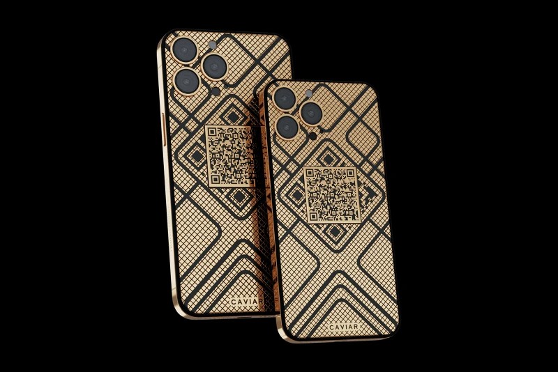 Bộ sưu tập iPhone 13 Pro với QR code mạ vàng, có thể khắc hộ chiếu vắc xin COVID-19