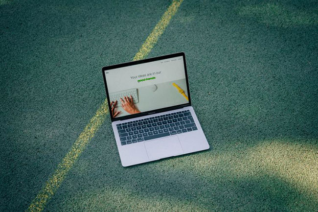 MacBook Air rất nhỏ gọn