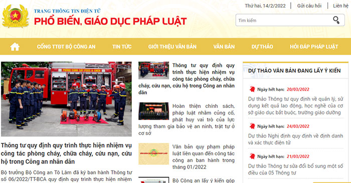 Giao diện trang thông tin điện tử phổ biến, giáo dục pháp luật của Bộ Công an kết hợp 1 số tính năng ứng dụng tiên tiến, đáp ứng nhu cầu của chiến lược Chính phủ điện tử trong thời kỳ mới.