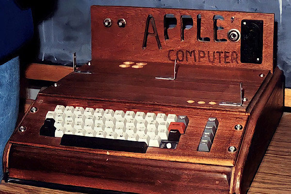 Máy tính đầu tiên của Apple