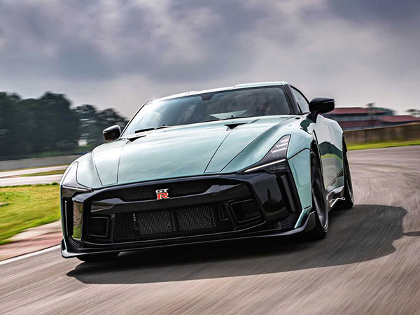 GT-R Là Gì? Khám Phá Siêu Xe Tốc Độ Và Công Nghệ Của Nissan