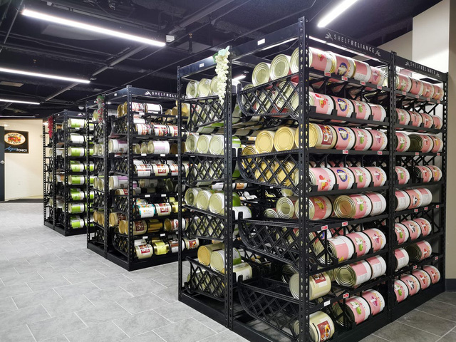 Survival Condo có kho thực phẩm 