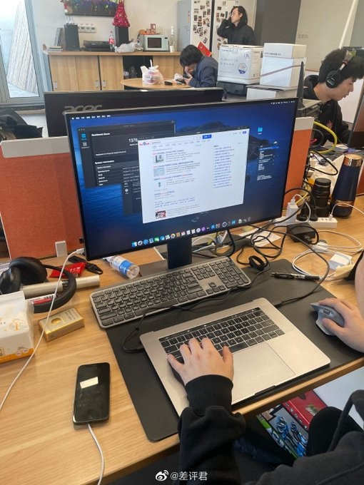 MacBook "không đầu", món hàng hot đang được rất nhiều người săn lùng