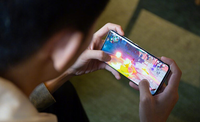 Việc chơi game có đồ họa cao trên Xiaomi 12 Pro vẫn xảy ra hiện tượng giật, lag
