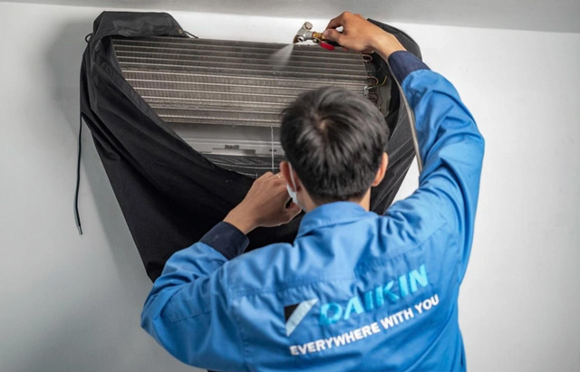Hệ thống kỹ thuật viên của Daikin Vietnam được đào tạo bài bản