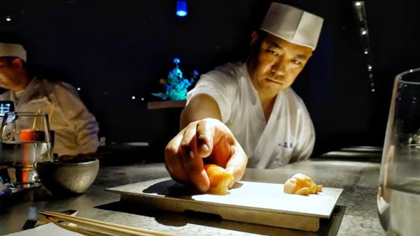 Thành phố này có tới 446 nhà hàng được trao tặng sao Michelin, biểu tượng để đánh giá chất lượng của một nhà hàng, theo ấn bản mới nhất của sách hướng dẫn Michelin. Ảnh: internationally ME.