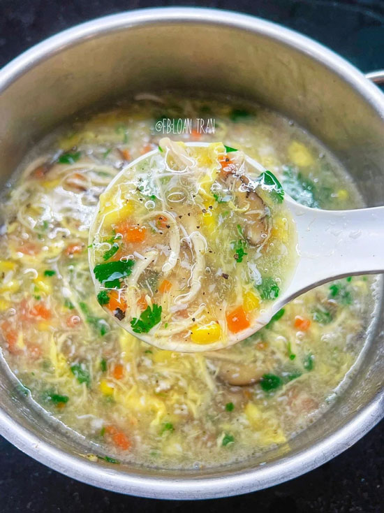 Súp gà ăn cho bữa sáng. 