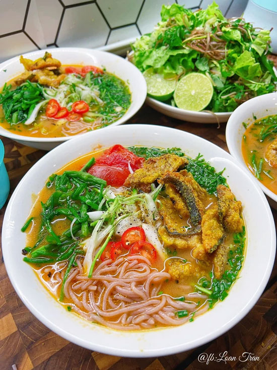 Bún cá cho bữa sáng cuối tuần.