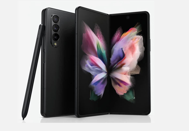 Galaxy Z Fold 3 có khung viền sử dụng hợp kim nhôm Armor Aluminum cứng cáp, bền bỉ hơn 10% so với các vật liệu trước đây Samsung trước đây